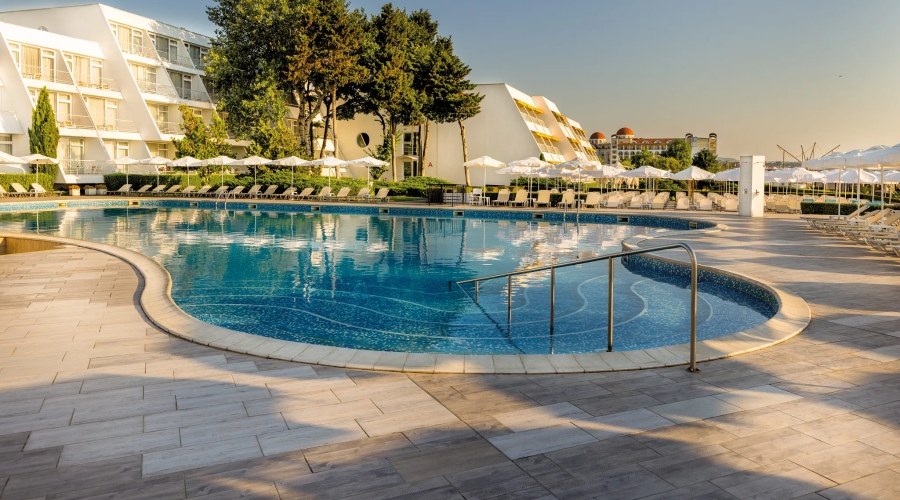 AluaSun Helios Beach — pool
