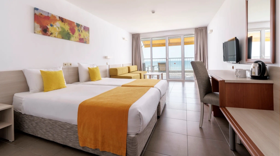AluaSun Helios Beach — room
