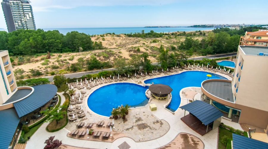 Tiara Beach — pool