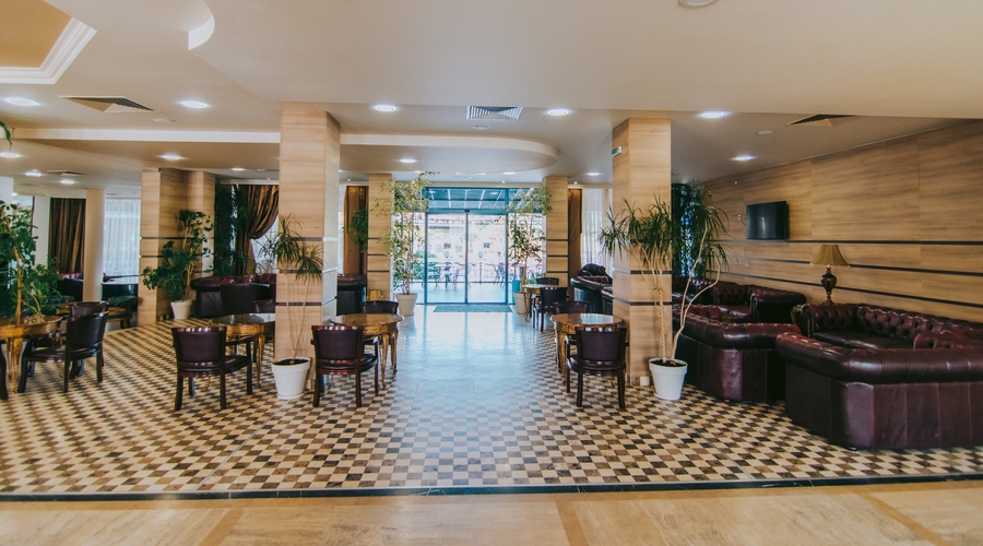 Tiara Beach — lounge