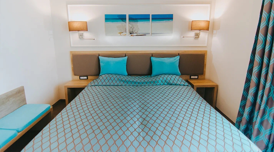 Tiara Beach — room