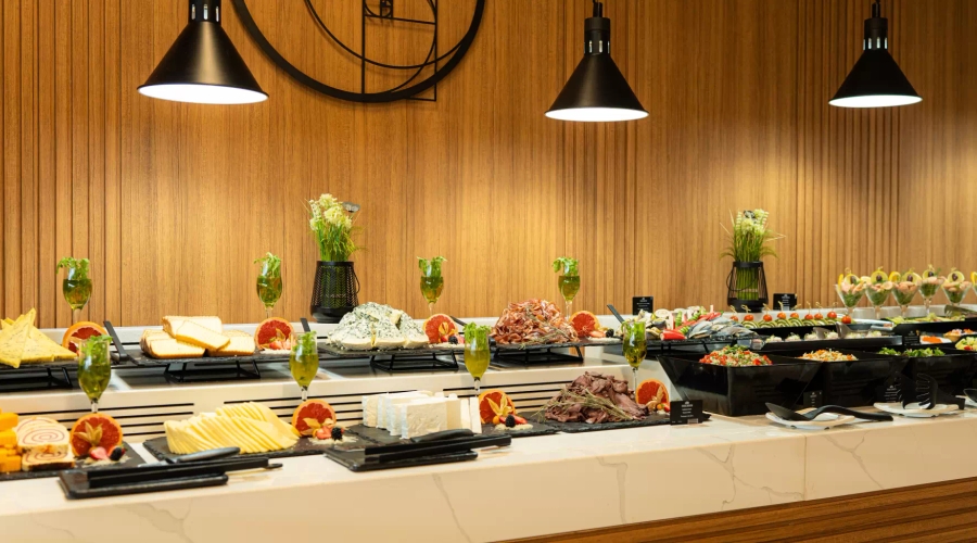 Tiara Beach — restaurant