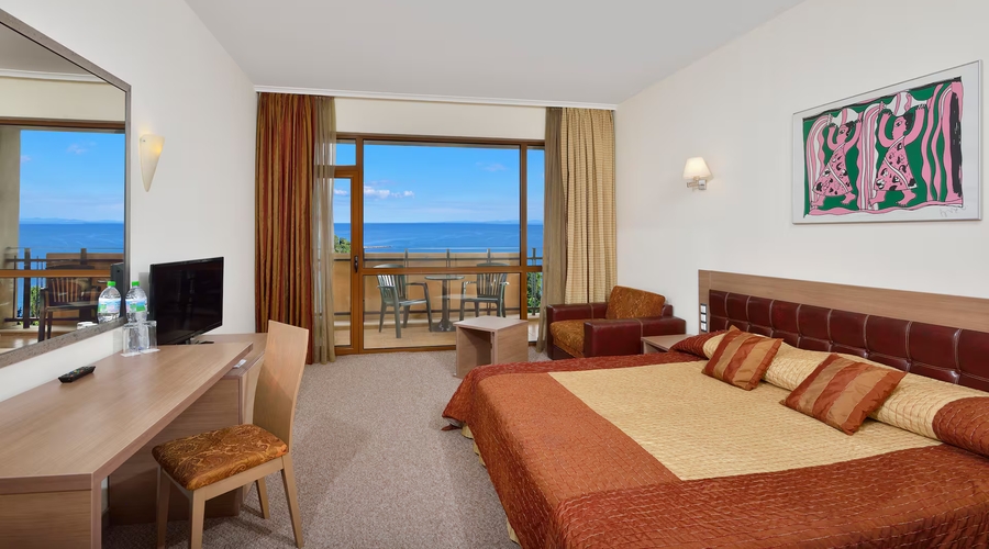 Sol Nessebar Palace — room