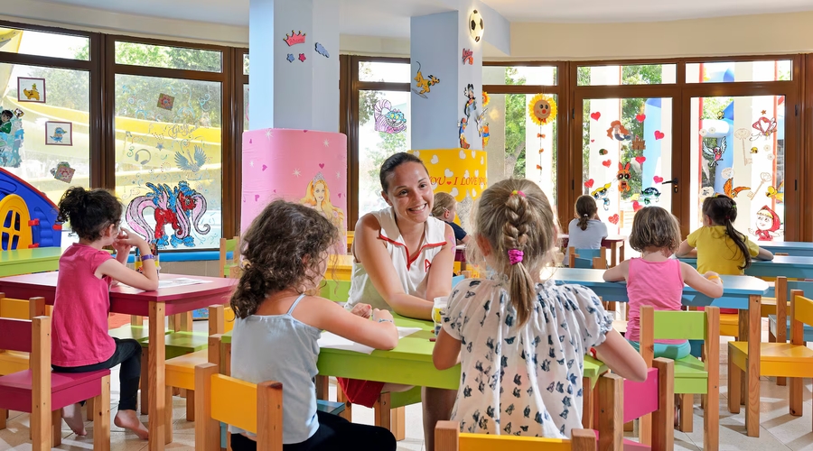 Sol Nessebar Palace — kidsclub