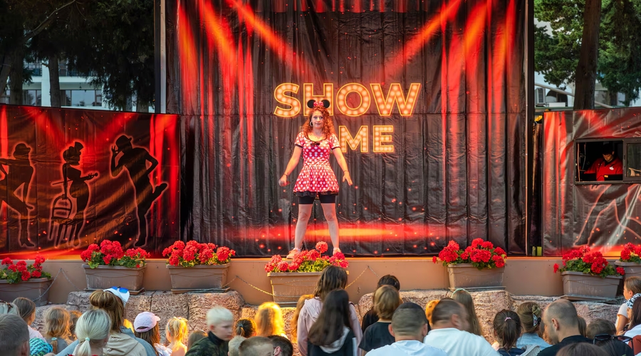 Sol Nessebar Palace — entertainment