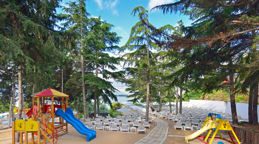 Sol Nessebar Palace — playarea