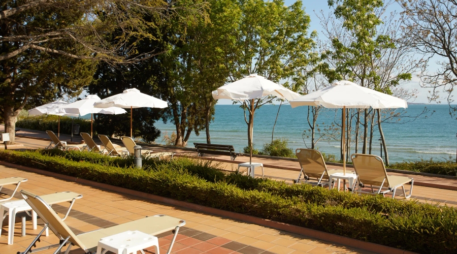 Dreams Sunny Beach Resort & Spa — seatingOutdoor