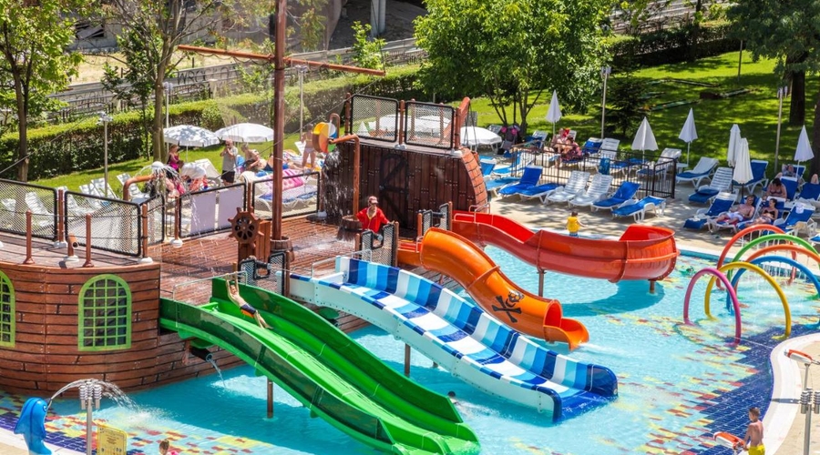 Laguna Park & Aqua Club — waterslidesYoung