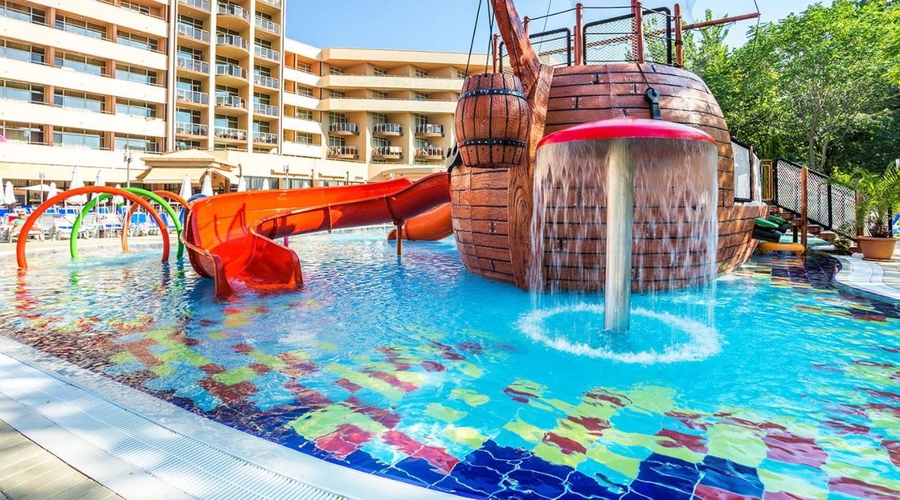 Laguna Park & Aqua Club — waterslidesYoung