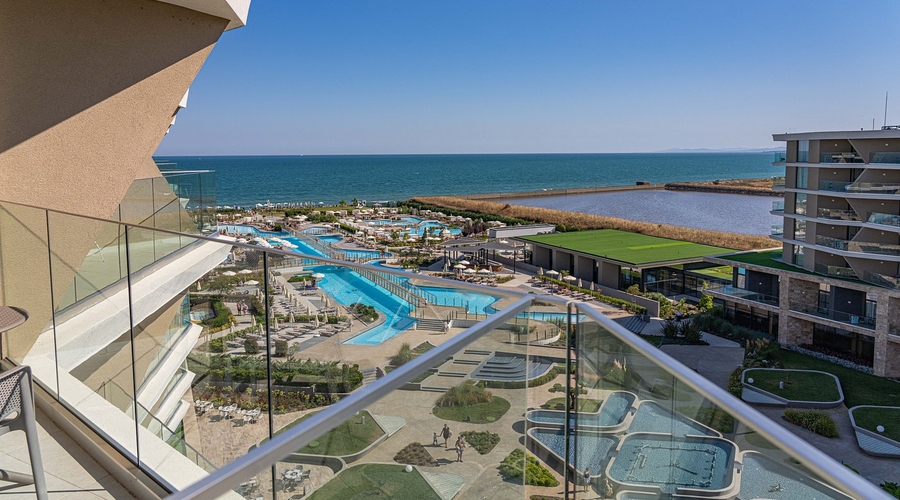 Wave Resort — balcony
