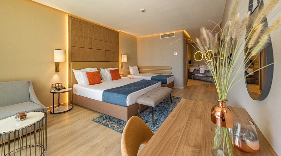 Wave Resort — room