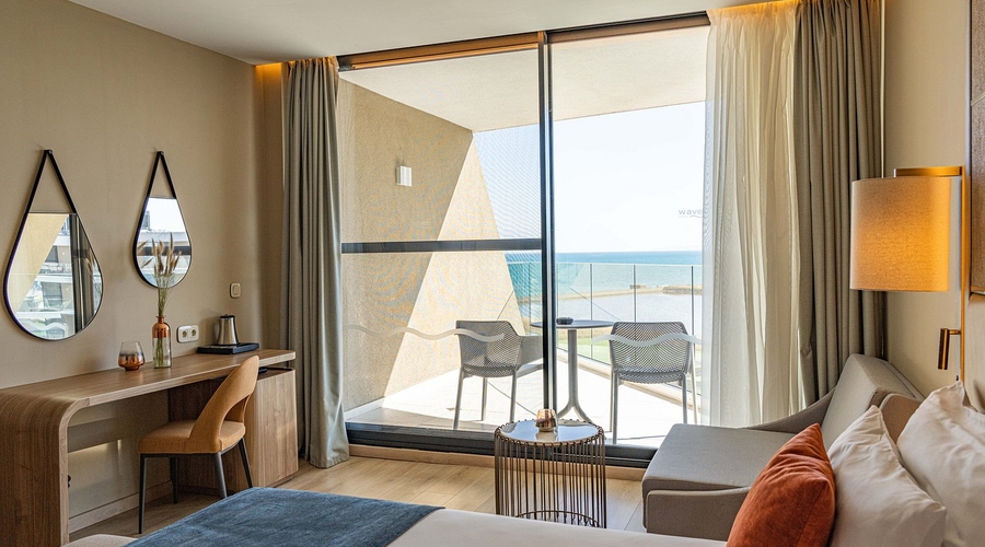 Wave Resort — room