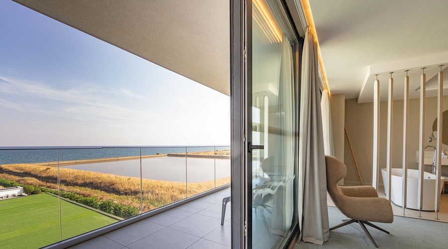 Wave Resort — balcony