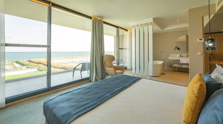 Wave Resort — room