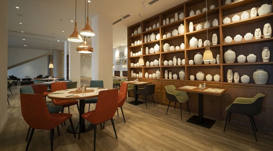 Wave Resort — restaurant