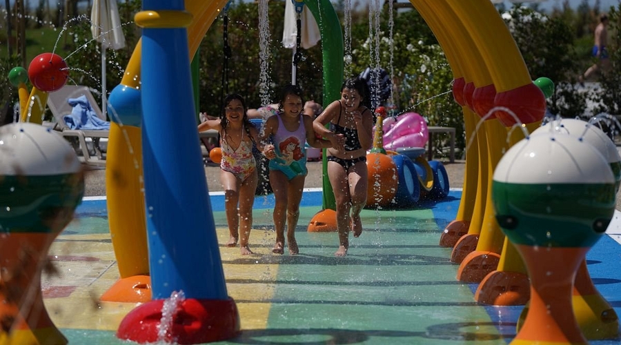 Wave Resort — splashArea