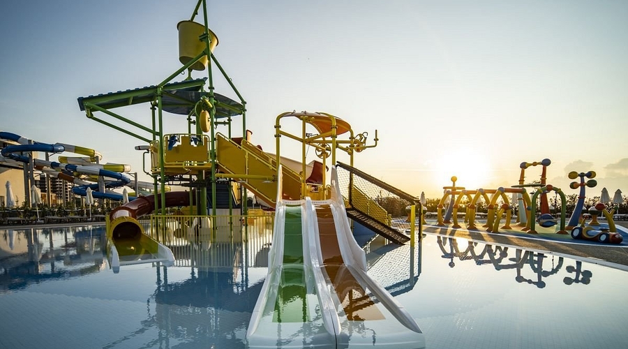 Wave Resort — waterslidesYoung