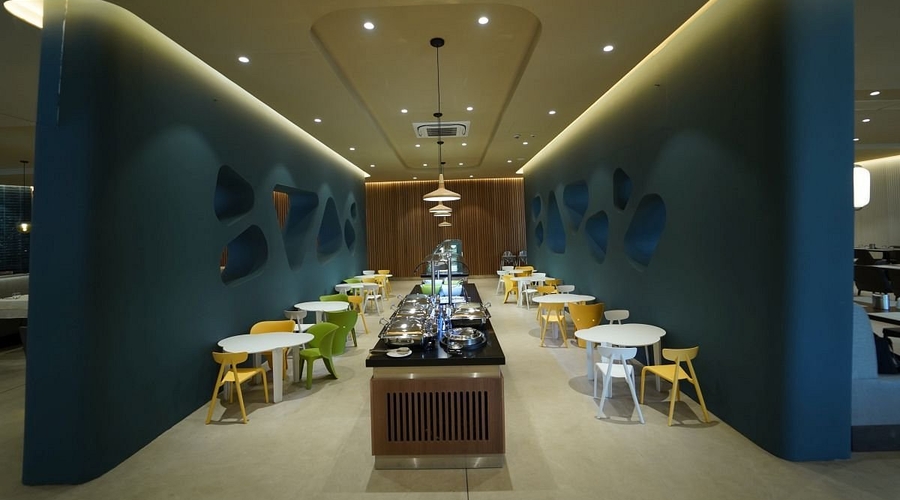 Wave Resort — restaurant