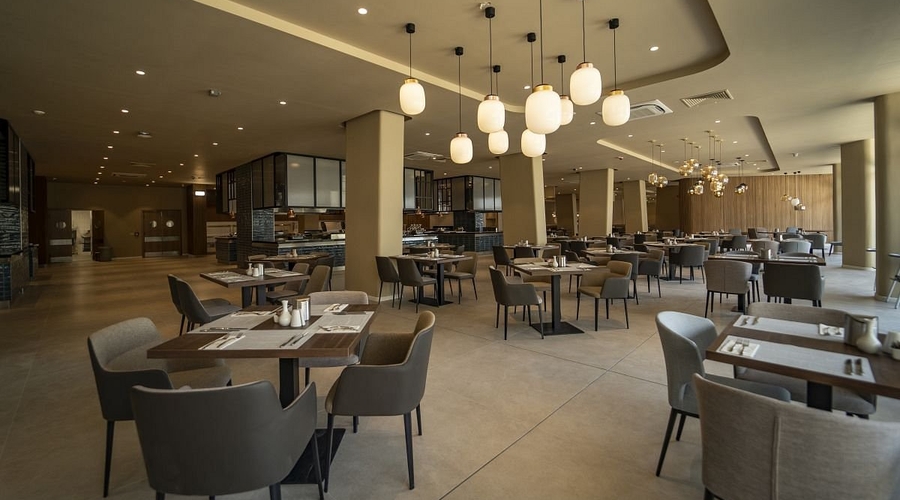 Wave Resort — restaurant