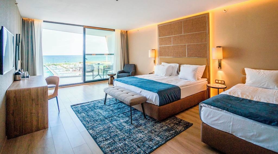 Wave Resort — room