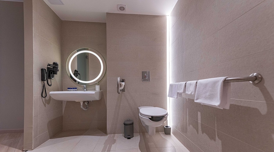 Wave Resort — bathroom