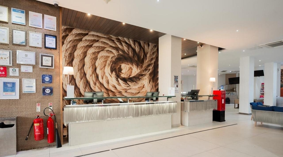 db Seabank Resort & Spa — reception
