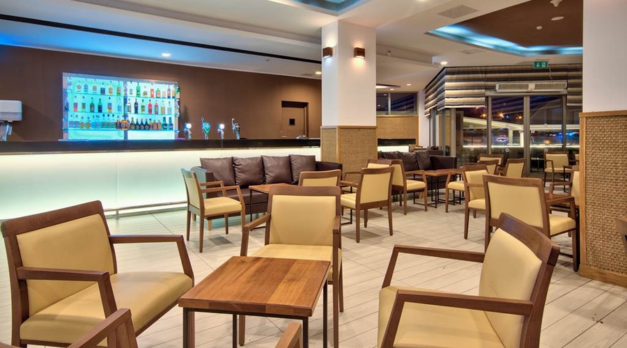 db Seabank Resort & Spa — bar