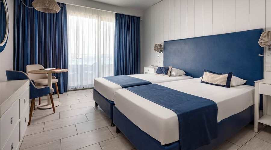 db Seabank Resort & Spa — room