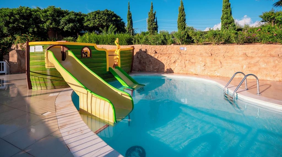 db Seabank Resort & Spa — waterslidesYoung