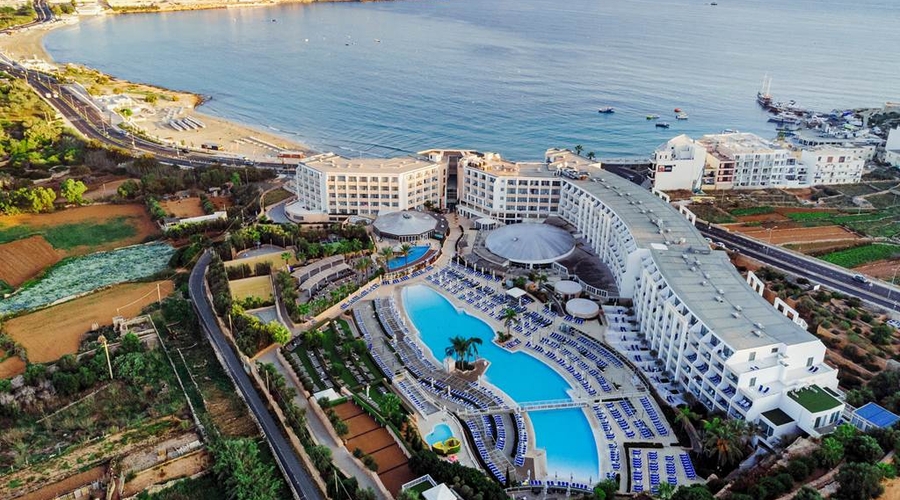 db Seabank Resort & Spa — pool