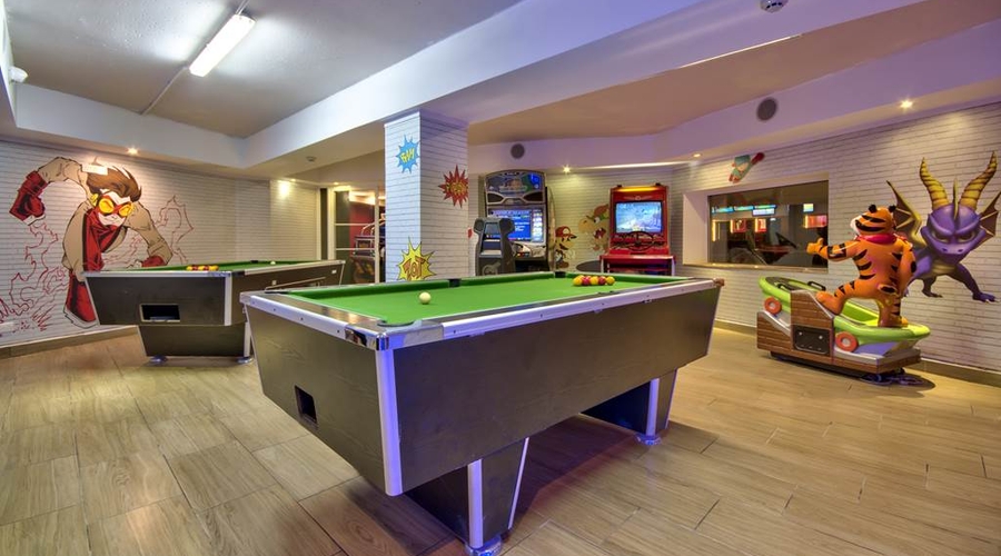 db Seabank Resort & Spa — gameRoom