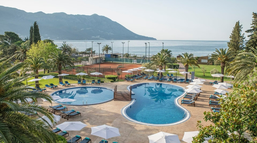 Iberostar Waves Bellevue — kidspool
