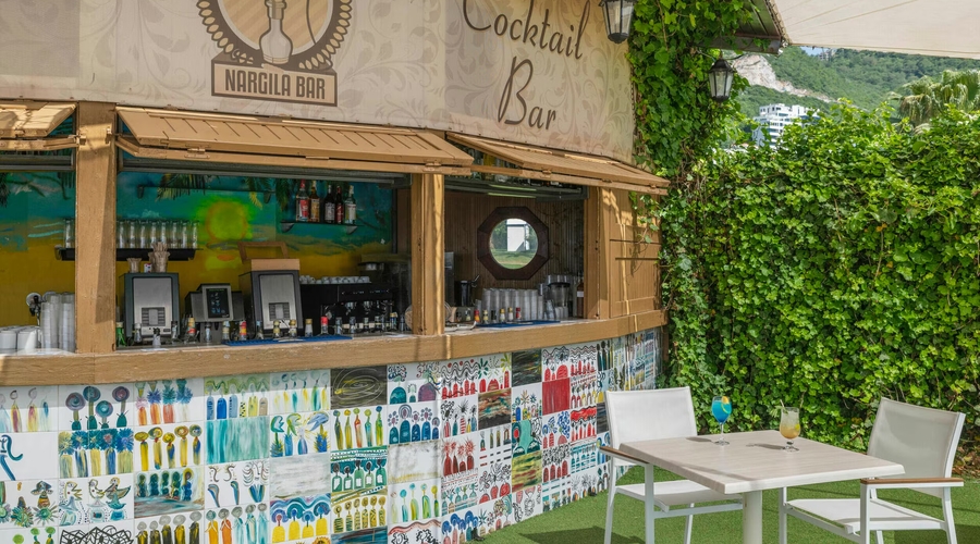 Iberostar Waves Bellevue — bar