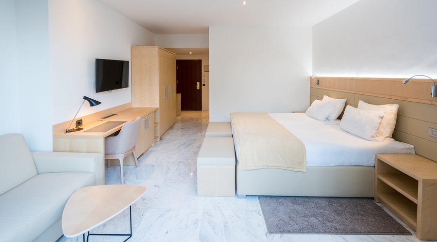 Iberostar Waves Bellevue — room