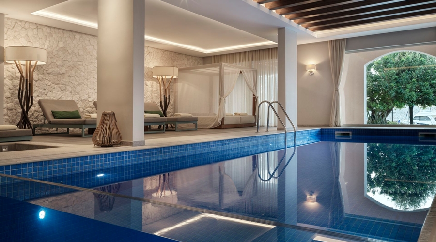 The Chedi Lustica Bay — poolIndoor