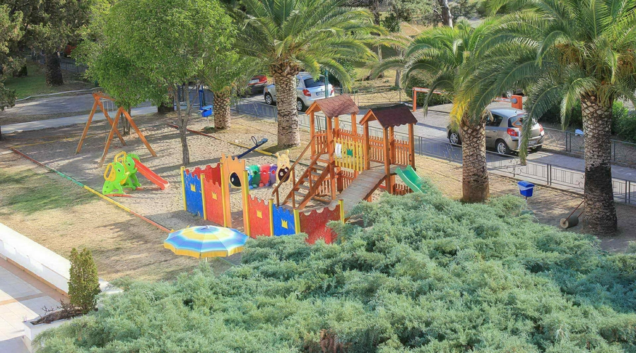 Hotel Montenegro Beach Resort — playarea