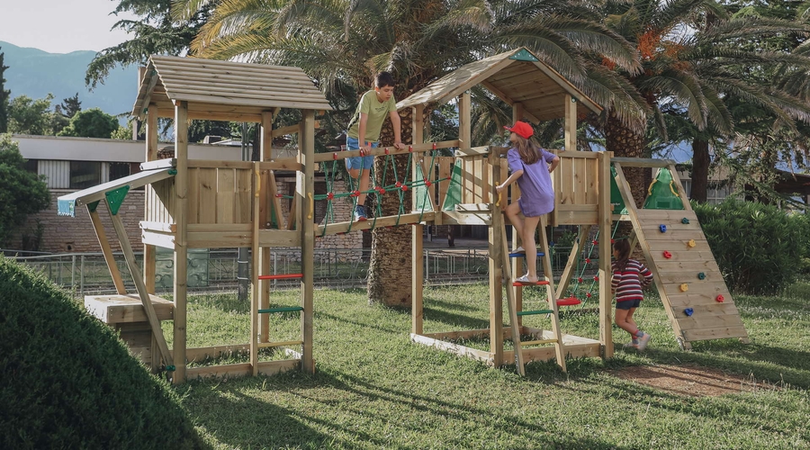 Hotel Montenegro Beach Resort — playarea