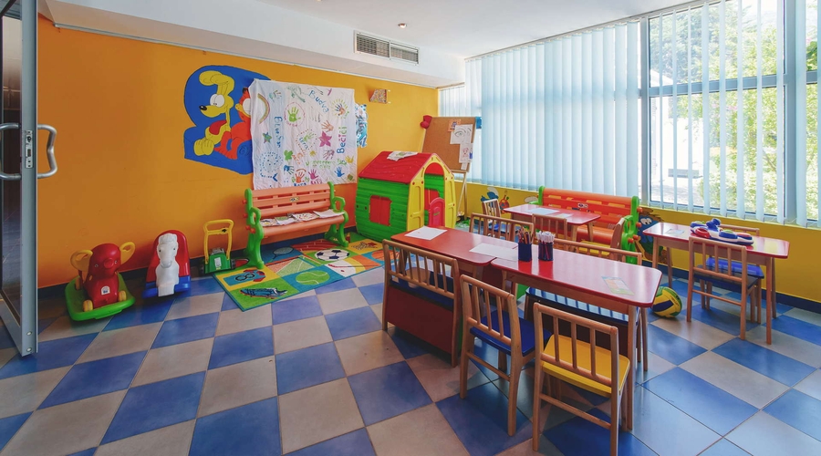 Hotel Montenegro Beach Resort — kidsclub