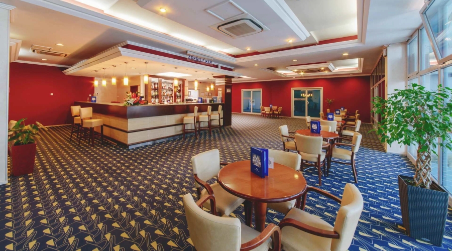 Hotel Montenegro Beach Resort — bar