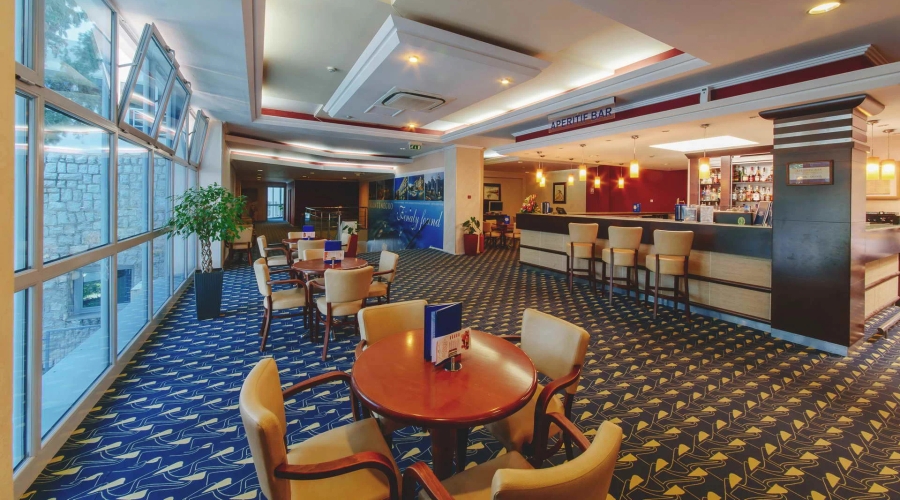 Hotel Montenegro Beach Resort — bar