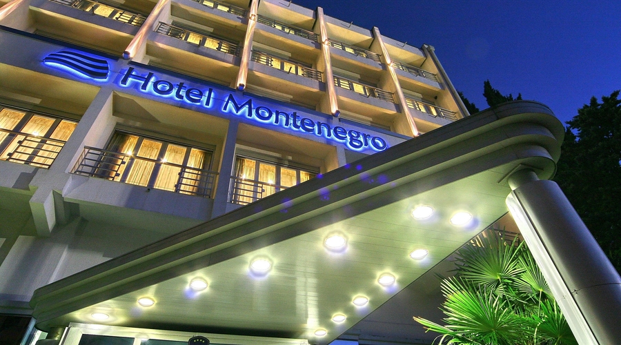 Hotel Montenegro Beach Resort — frontage