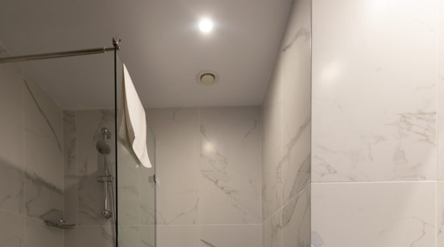 Narcissos Waterpark Resort — bathroom
