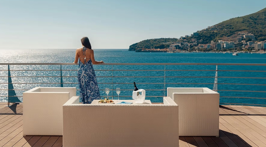 Dukley Hotel & Resort — seatingOutdoor
