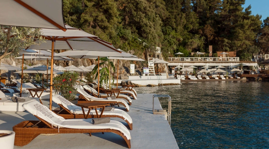 Dukley Hotel & Resort — seatingOutdoor
