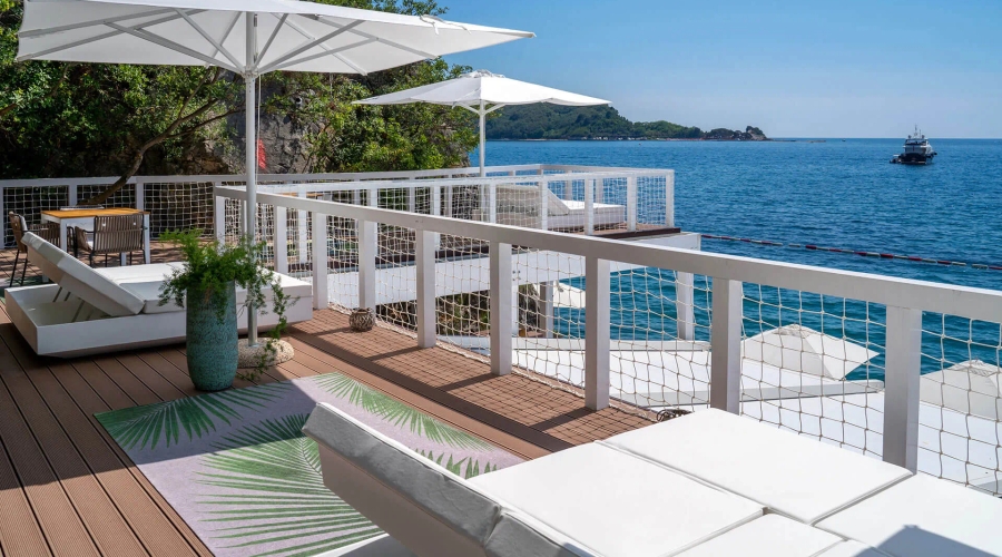 Dukley Hotel & Resort — seatingOutdoor