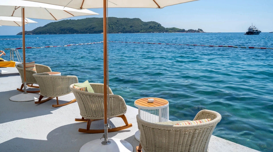Dukley Hotel & Resort — seatingOutdoor