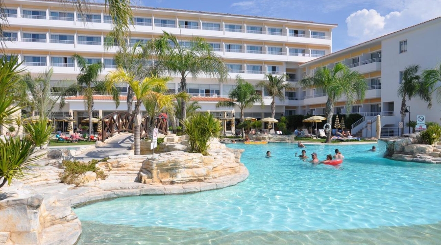 Leonardo Cypria Bay Hotel — pool