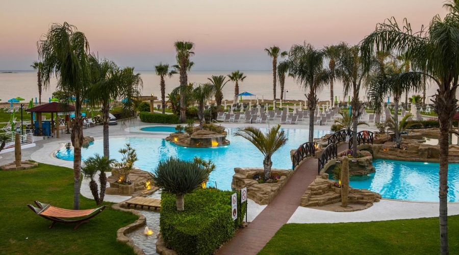 Leonardo Cypria Bay Hotel — pool
