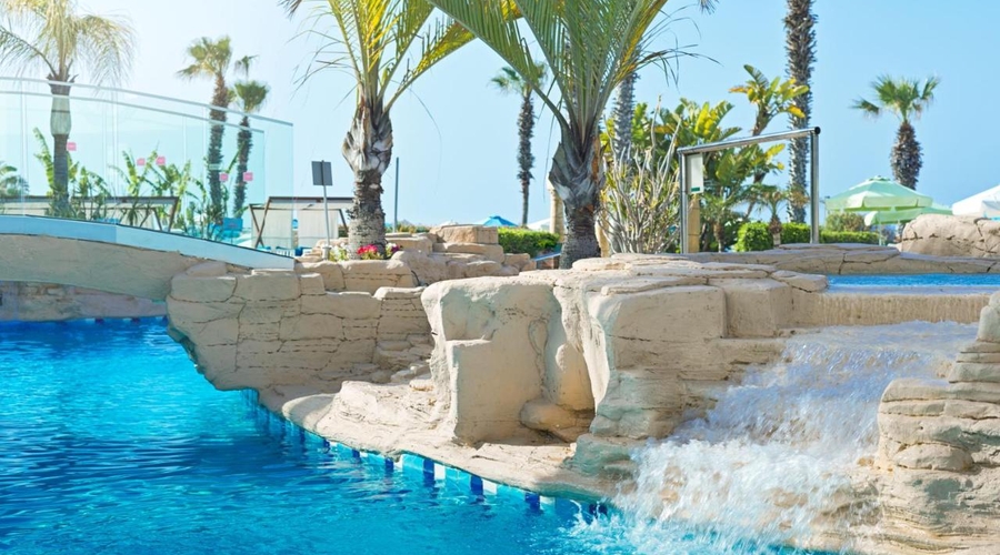 Leonardo Cypria Bay Hotel — pool