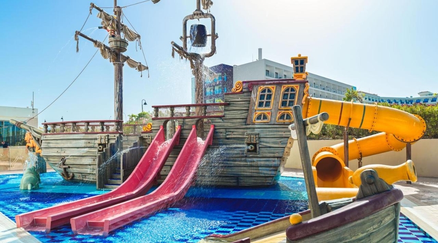 Leonardo Cypria Bay Hotel — waterslides